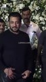 Salman Khan ने मीडिया के बीच बर्थडे किया सेलिब्रेट