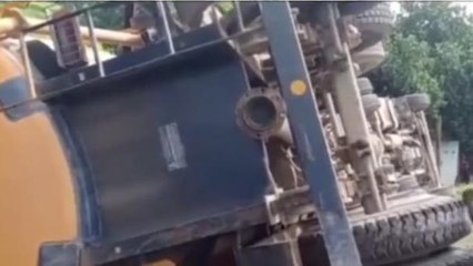 चितरंगी: बलकर वाहन अनियंत्रित होकर पलटा,चालक व क्लीनर हुआ गंभीर रुप से घायल