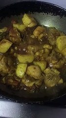 PREPARING INDIAN CHICKEN CURRY