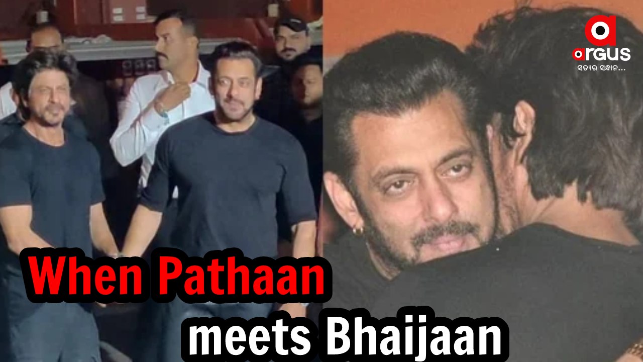Shah Rukh Khan Twins With Salman Khan On His Birthday