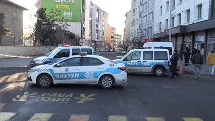 Tüfekle havaya ateş açıp polise direnen şüpheliyi İl Emniyet Müdürü ikna etti