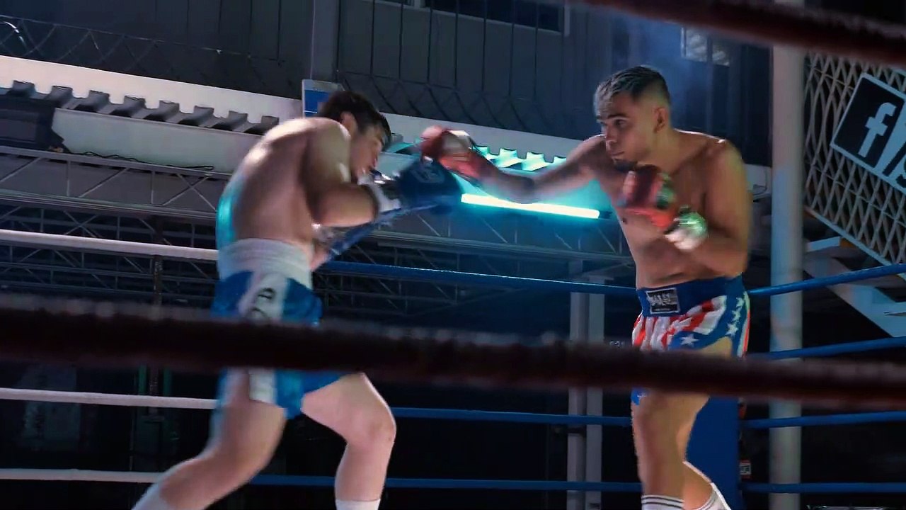 Intense semi-pro boxing match