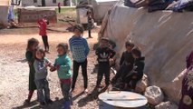 تركيا والشتاء يفاقمان معاناة النازحين السوريين في مدينة أعزاز