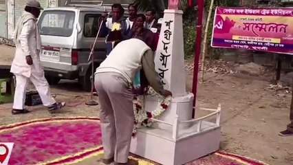 হুগলি: জুতো পরে শহীদ বেদীতে মাল্যদান, সমালোচনার ঝড়