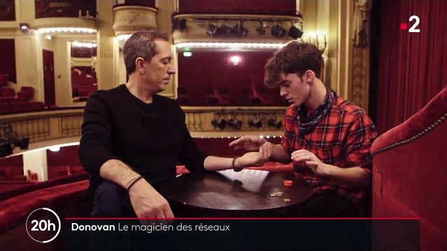 Donovan, jeune magicien de 22 ans, fait sensation sur les réseaux sociaux et séduit les stars comme les anonymes - Regardez