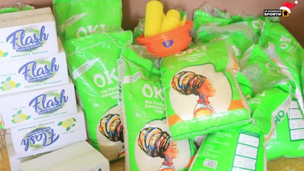 Souleymane Cissé  est allé avec des dons comme le Papa Noel