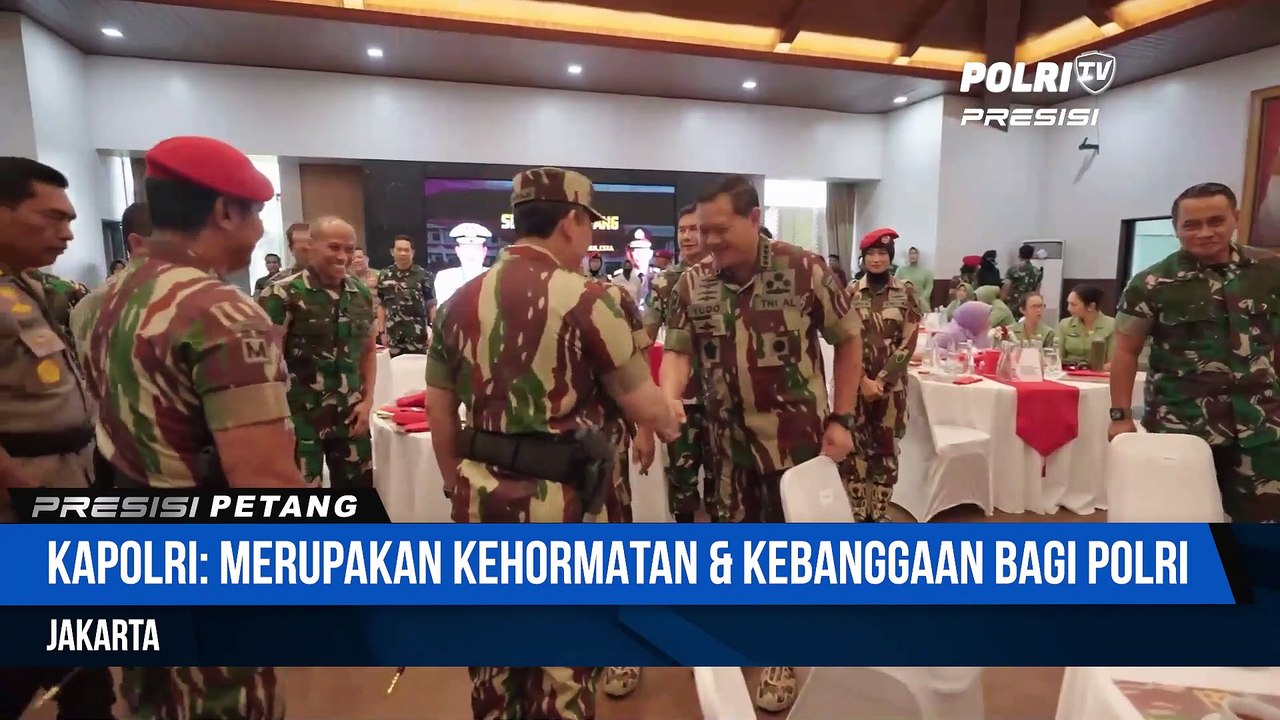 Disematkan Baret Merah Kopassus, Kapolri- Jangan Ragukan Sinergisitas TNI-Polri Jaga NKRI