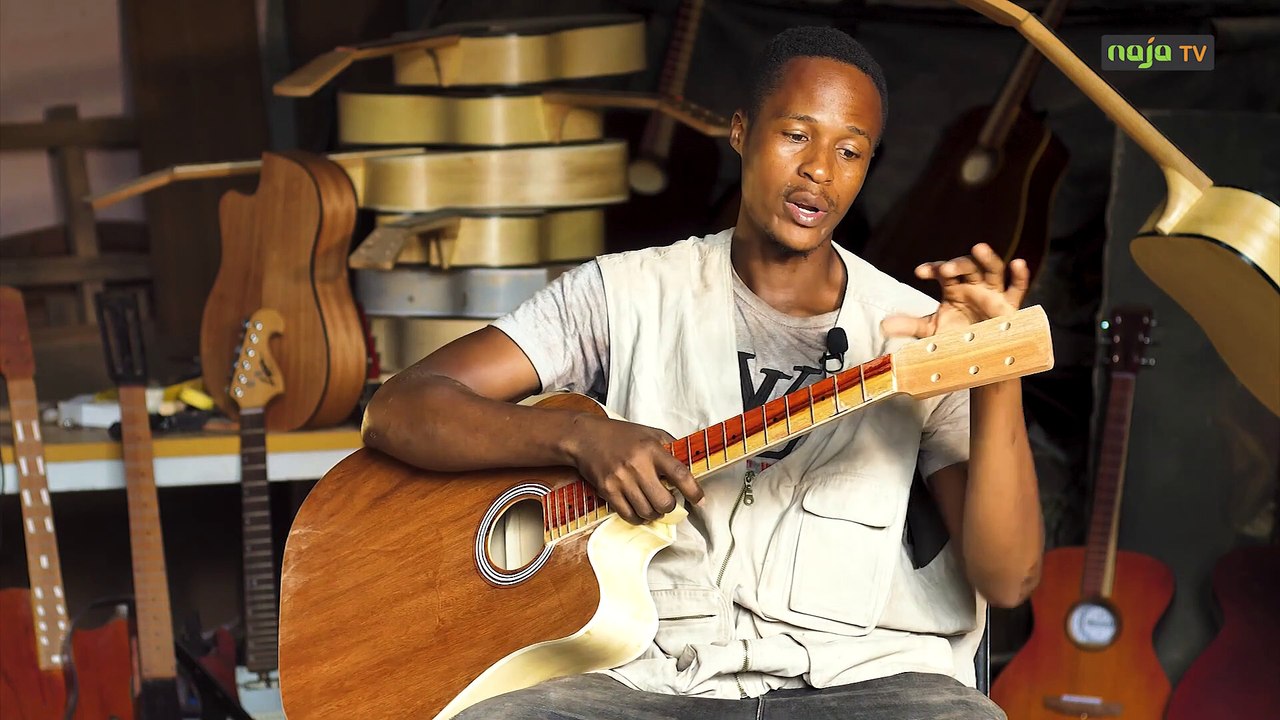 GUITARES MADE IN CAMEROON