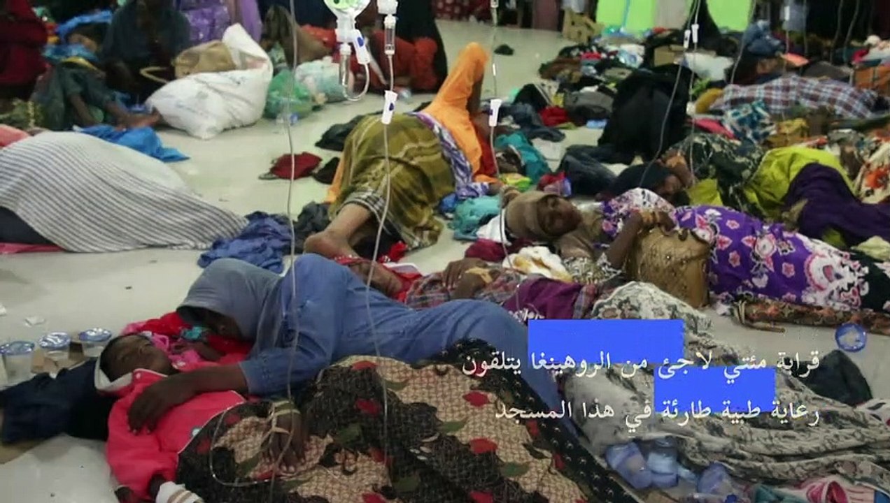 وصول قارب محمل باللاجئين الروهينغا إلى إندونيسيا بعد أن تاهوا لأسابيع