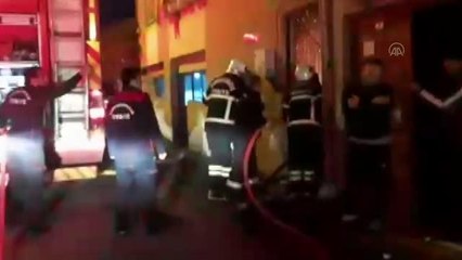 Kahramanmaraş'ta yangın çıkan evde mahsur kalan 8 kişi kurtarıldı