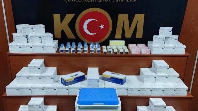 Özel ambulnasta 3 bin 200 kaçak ilaç ele geçirildi