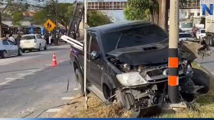 กระบะตีนผี ซิ่งพุ่งข้ามเลน ชน 2 นร.หญิง ดับ 1 สาหัส 1 (มีคลิป)