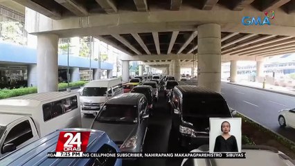 Matinding traffic pa-NAIA, sinuong ng ilang pasahero | 24 Oras