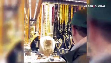 Ata Demirer'in 'Koreli yönetmen' taklidi izleyenleri güldürdü