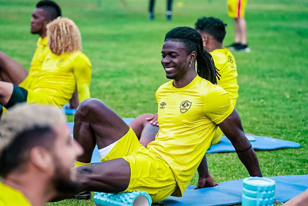 Ricardo Adé se realizó los chequeos médicos con Liga de Quito