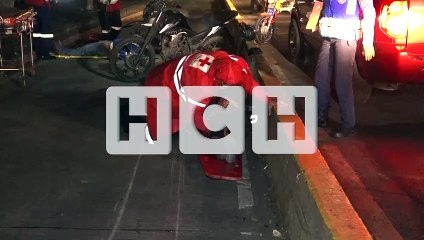 Dos ocupantes de moto y un peatón heridos tras aparatoso "levantón" #MóvilTGU