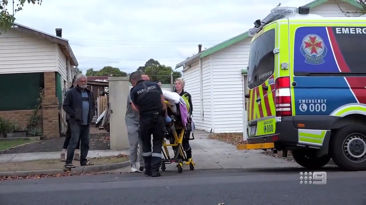 Paramedics - Se3 - Ep12 HD Watch HD Deutsch