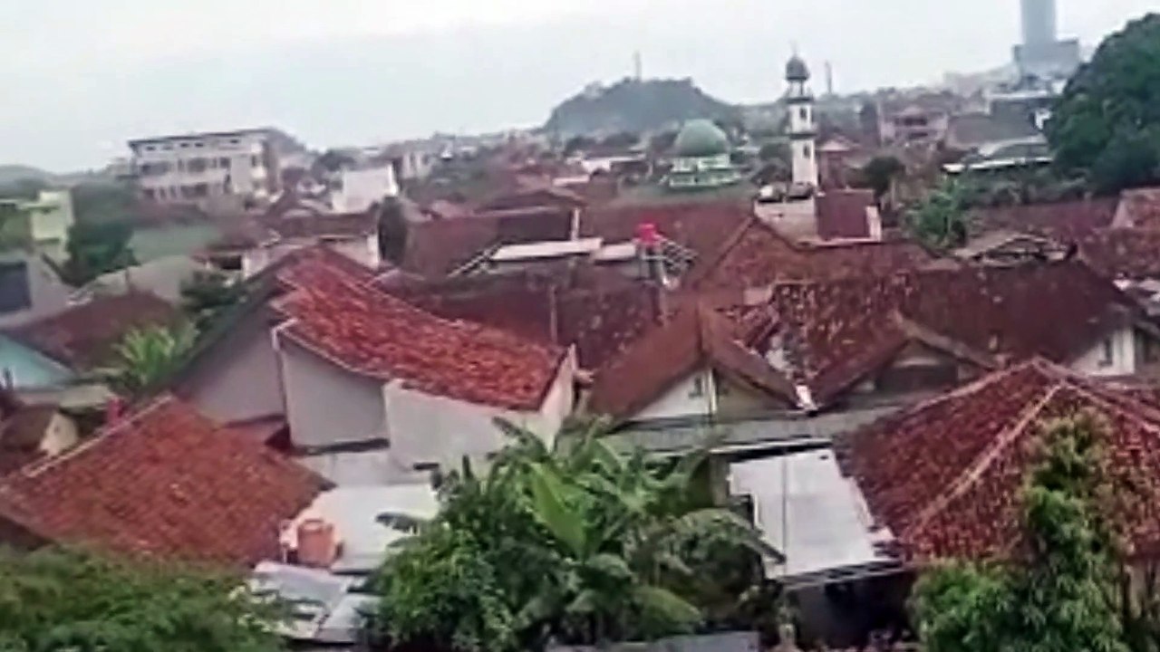 Those who miss the view of their hometown, please stop by Those who miss the view of their hometown, please stop by