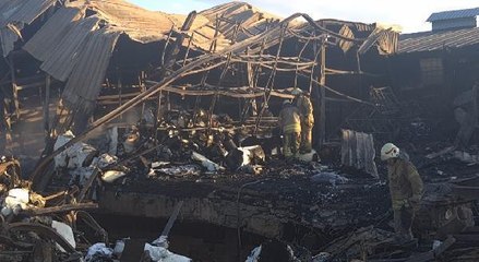 EYÜPSULTAN'DAKİ FABRİKADA YENİDEN YANGIN ÇIKTI