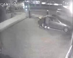 Tuzla ve Kartal'da lüks otomobillere dadanan konsol hırsızları kamerada