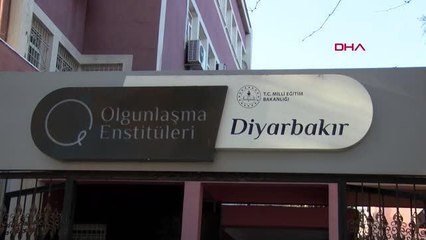 YARI DEĞERLİ TAŞLAR, KADINLARIN ELİNDEN İŞLENEREK EKONOMİYE KAZANDIRILIYOR