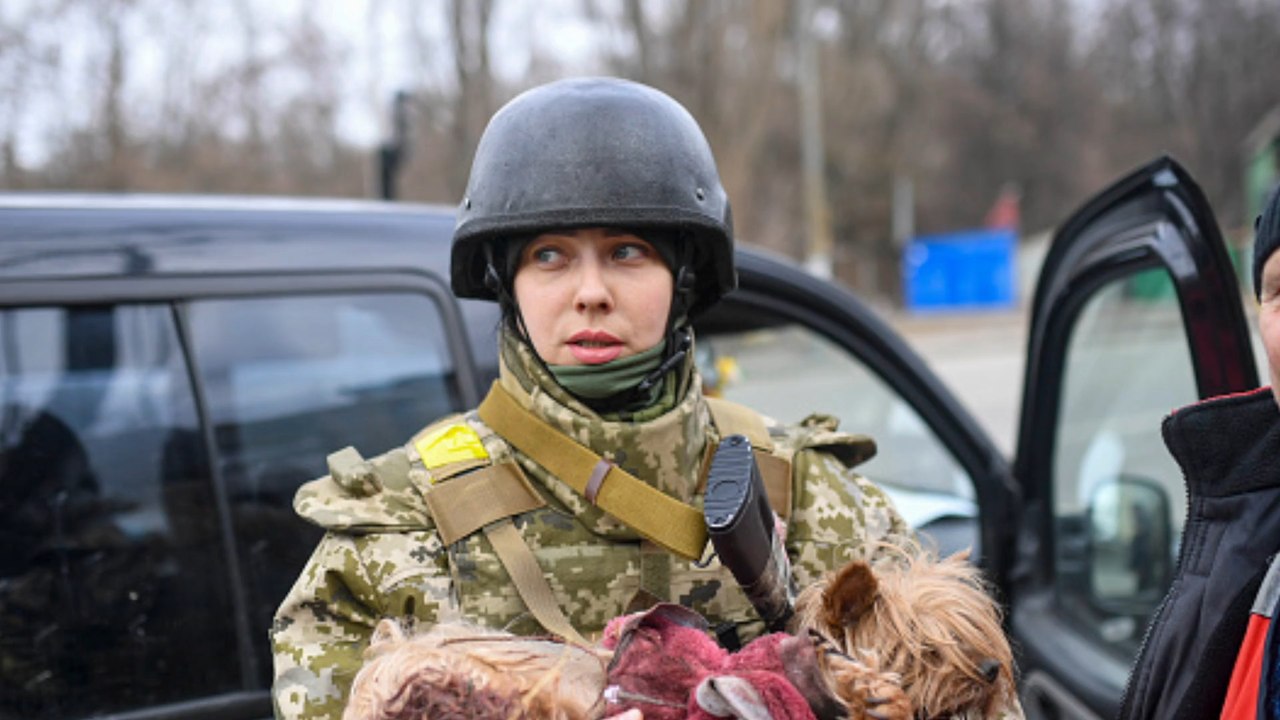 Ukraine fertigt spezielle uniformen für soldatinnen an