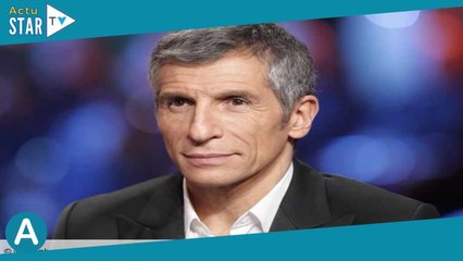 Nagui rend hommage au roi Pelé, « le plus élégant et le plus gentil des plus grands footballeurs »,