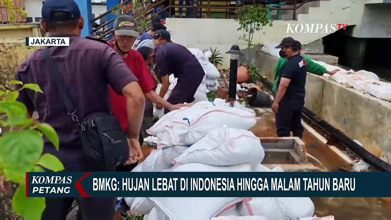 BMKG: Hujan Lebat di Indonesia Hingga Malam Tahun Baru