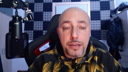 Guillermo Mariotto gli da giu su Selvaggia Lucarelli, un leone inferocito