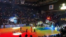 Fos Provence Basket: l’entrée des joueurs au Palais des Sports
