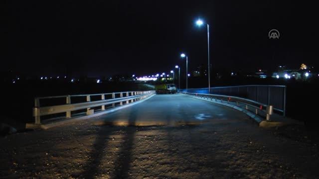 KUZEY MİTROVİCA - Kosova'nın kuzeyinde kurulan yeni barikatların çevresinde durum sakin