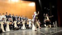 TRT sanatçıları Mustafa ve Müslüm Eke Bursa'da konser verdi