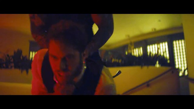 CHASSEURS DE PRIME Film Extrait - Combat dans le spa'