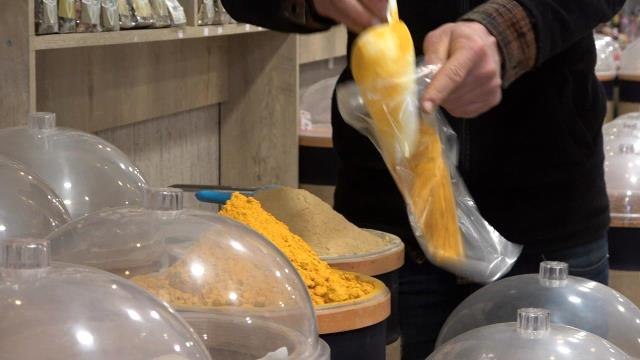 Kışın en çok tercih edilen şifalı bitkiler: Zencefil ve zerdeçal