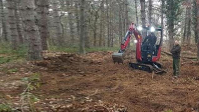 İhbar üzerine gittikleri yeri kazan yetkililer, toprak altında inanılmaz bir manzara ile karşılaştı