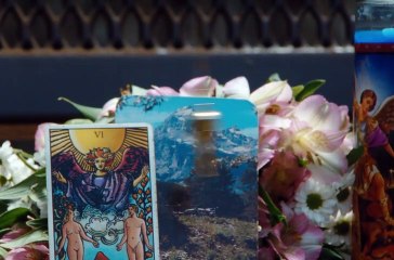 Twin Flame Bande-annonce (EN)