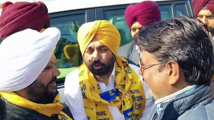 पंजाब के मुख्यमंत्री पहुंचे तो मिलने के लिए लगी हौड़