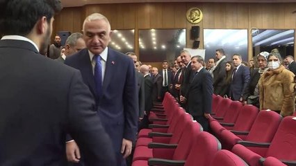 Bakan Özer: "(Okul kütüphaneleri) Yıl sonu itibariyle öğrenci başına 6,3 kitap düşmeye başladı"