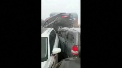 Casi 200 vehículos implicados en una colisión múltiple en China