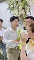 Bố ra đi, 2 anh lo chu toàn hôn lễ cho em út: Định lén về để em không khóc trong ngày vui