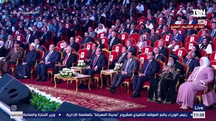 صاحبي وقلت أوجب معاه وديته حمام التلات.. موقف من ذوي الهمم يضحك الرئيس السيسي والحضور
