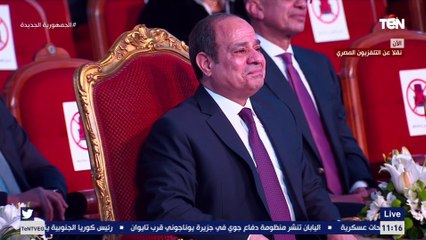 الرئيس السيسي يبكي تأثرا ببكاء والد إحدى أبطال ذوي الهمم