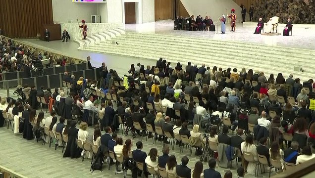 Papst Franziskus: Emeritierter deutscher Papst Benedikt sehr krank