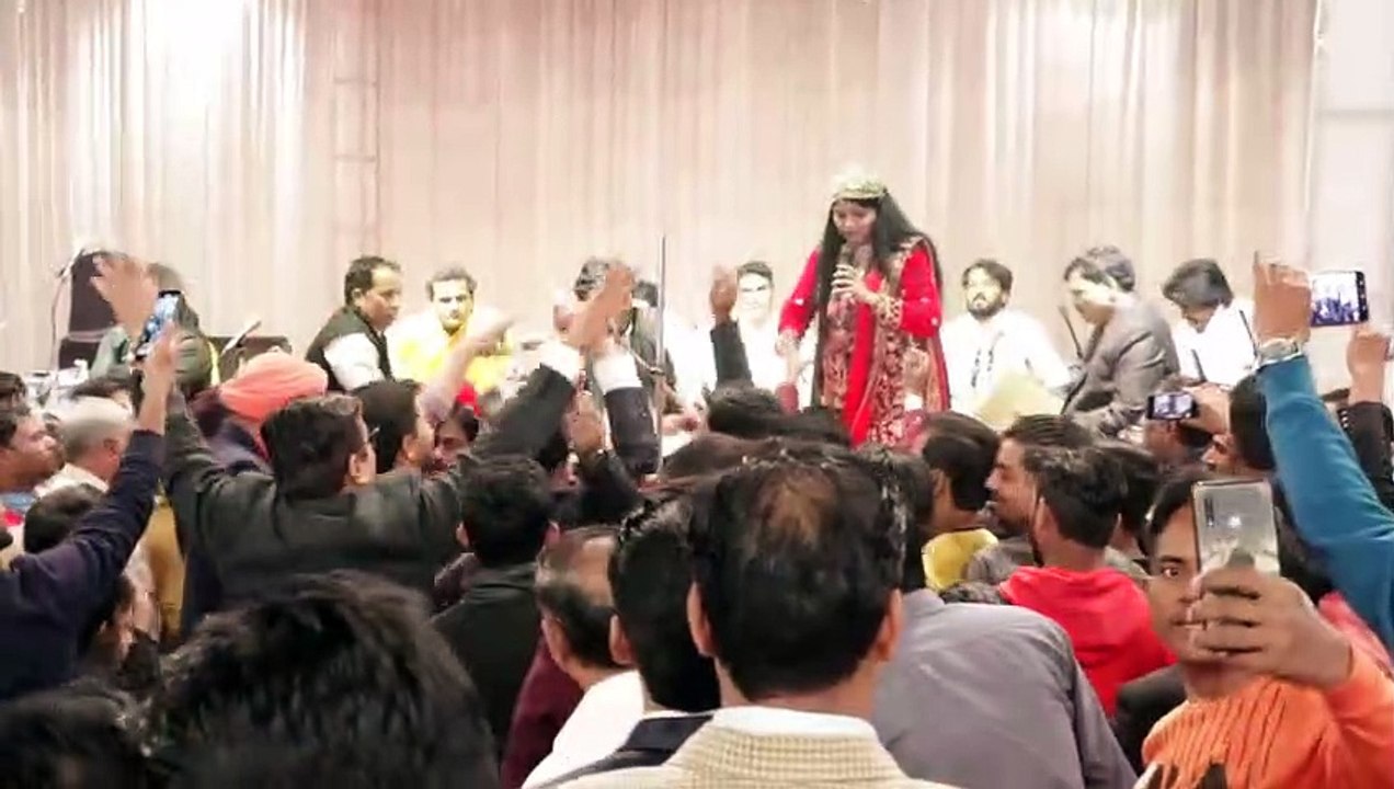 damadam mast kalander sufi song [singer geeta chishti ]superhit performence in moradabad
