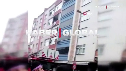Alevlerden kaçmak için önce kızını aşağı attı, sonra kendisi atladı