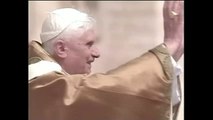 El Papa pide rezar por Benedicto XVI 