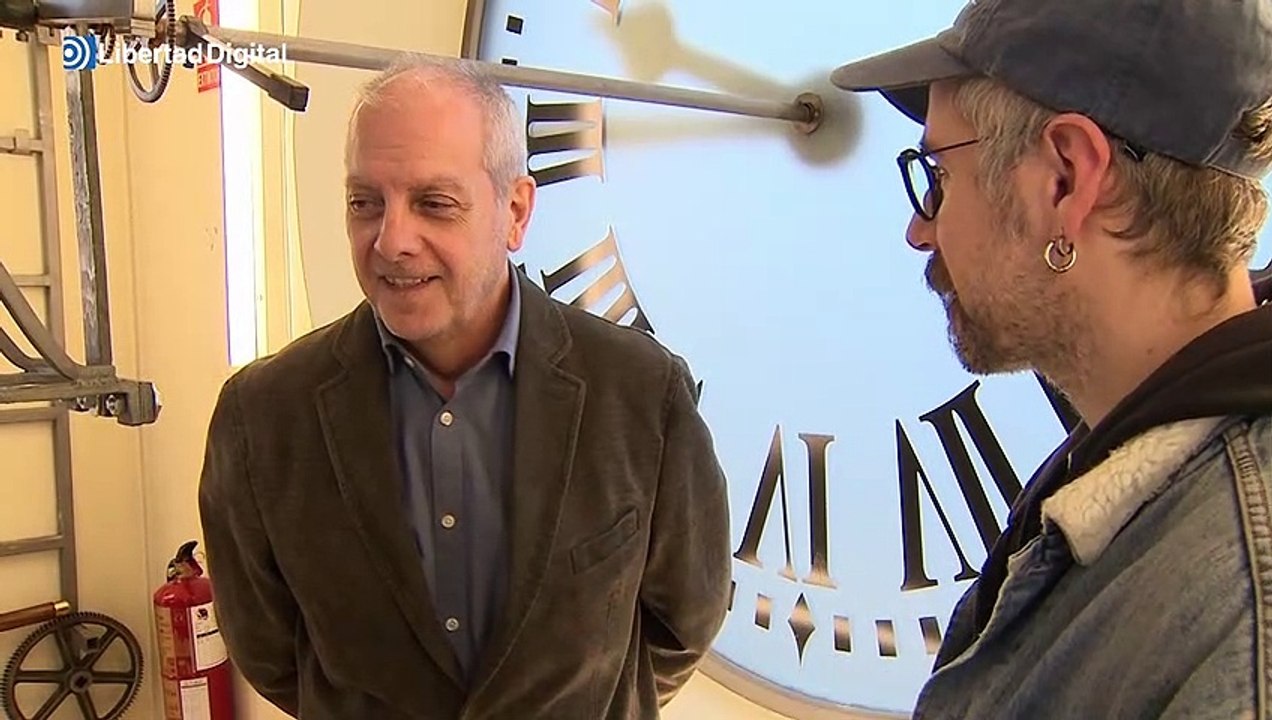 Ya se preparan las uvas y el reloj de cara a las campanadas