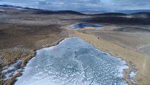 Lavaş Gölü soğuk hava nedeniyle dondu