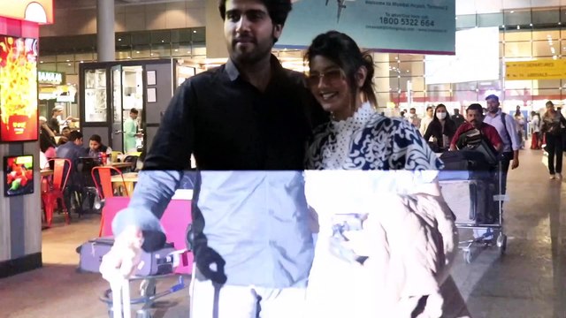 Lovebirds Anjali Arora and Akash jet off to celebrate New Year