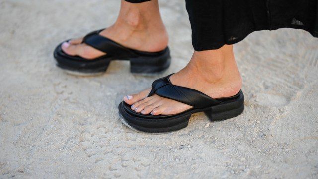 2022 Fashion Trends We Don’t Want to See Again and the Ones Sticking Around